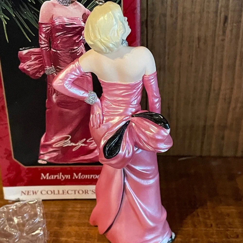 Vintage 1997 Hallmark Keepsake Christmas Ornament Marilyn Monroe MINT IN BOX